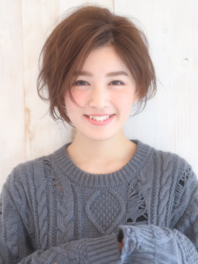 原宿・表参道にある日本を代表するトレンド美容室・美容院「Tierra(ティエラ)」のヘアスタイル「軽ふわショート 原宿表参道美容室」の拡大画像