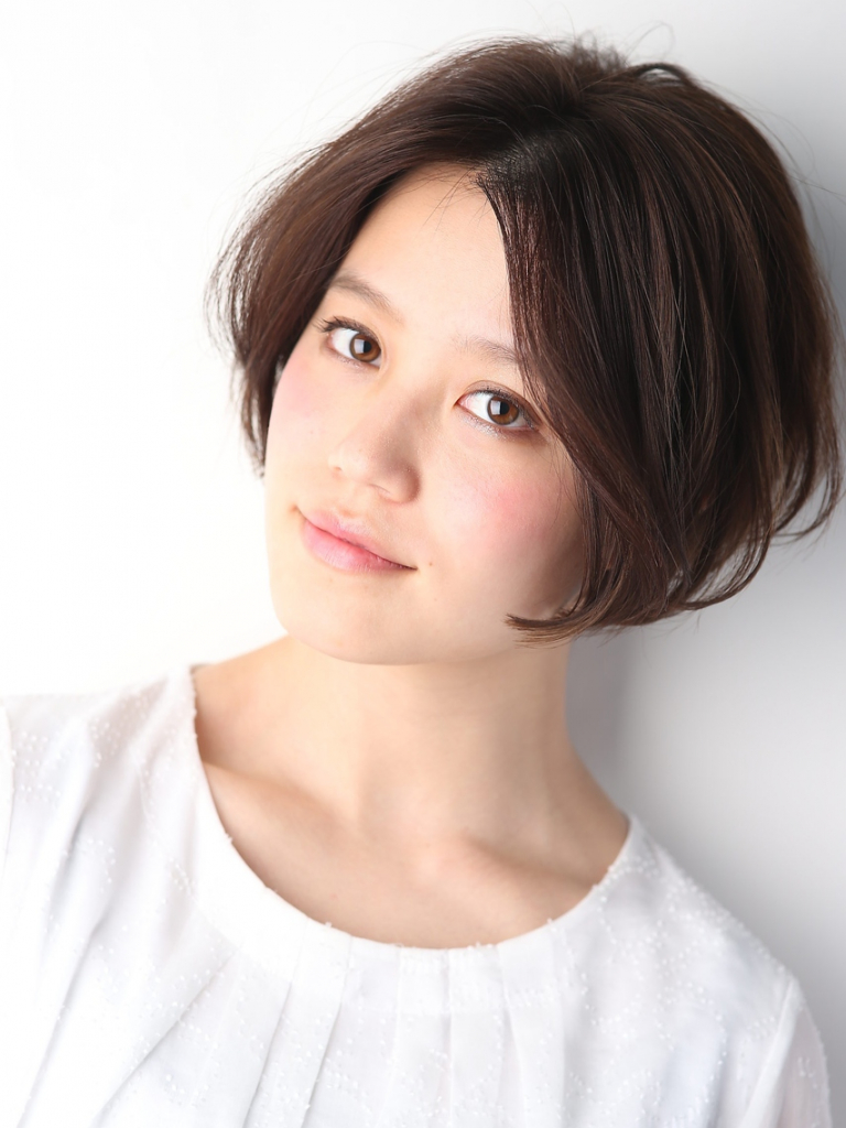 自由が丘にある日本トップクラスの美容室・美容院「Tierra-J(ティエラ ジユウガオカ)」のヘアスタイル「〈Tierra-j相楽顕〉大人女性に人気の前下がりショートボブ」の拡大画像