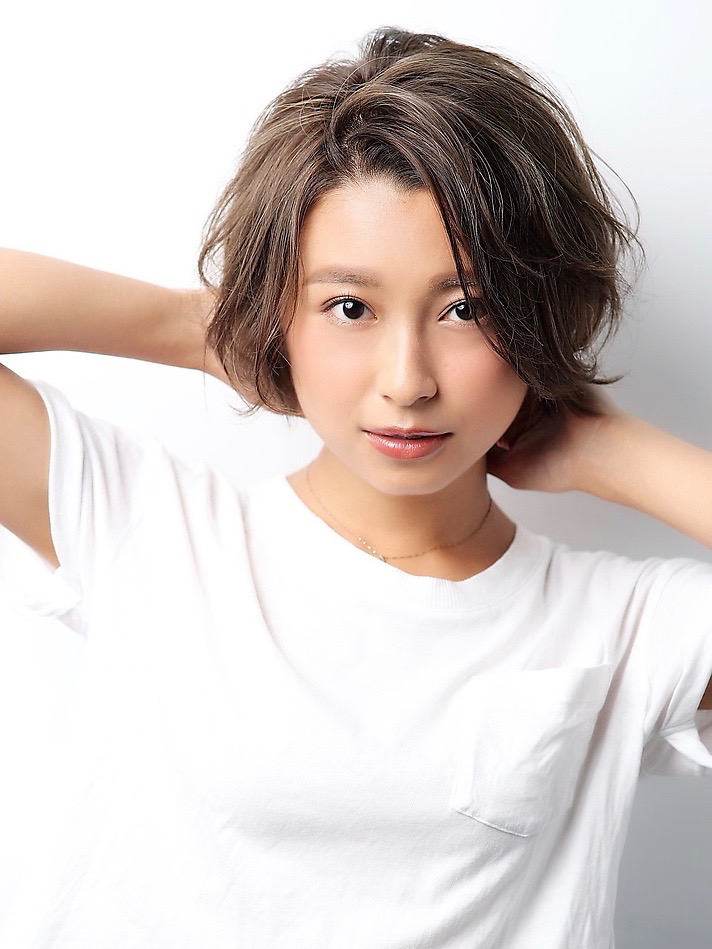 自由が丘にある日本トップクラスの美容室・美容院「Tierra-J(ティエラ ジユウガオカ)」のヘアスタイル「〈Tierra-j相楽顕〉アッシュ系カラー☆クールな前下がりボブ」の拡大画像