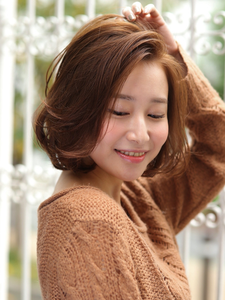 自由が丘にある日本トップクラスの美容室・美容院「Tierra-J(ティエラ ジユウガオカ)」のヘアスタイル「《Tierra-j相楽顕》大人ヘルシーなふんわりパーマスタイル」の拡大画像