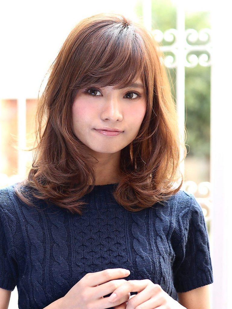 自由が丘にある日本トップクラスの美容室・美容院「Tierra-J(ティエラ ジユウガオカ)」のヘアスタイル「《Tierra-j相楽顕》大人な印象のウエーブパーマスタイル」の拡大画像